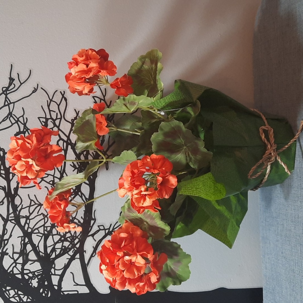 Geranium Potted Artificial Floral Red Orange Weighted Pot Indoor Outdoor NWT